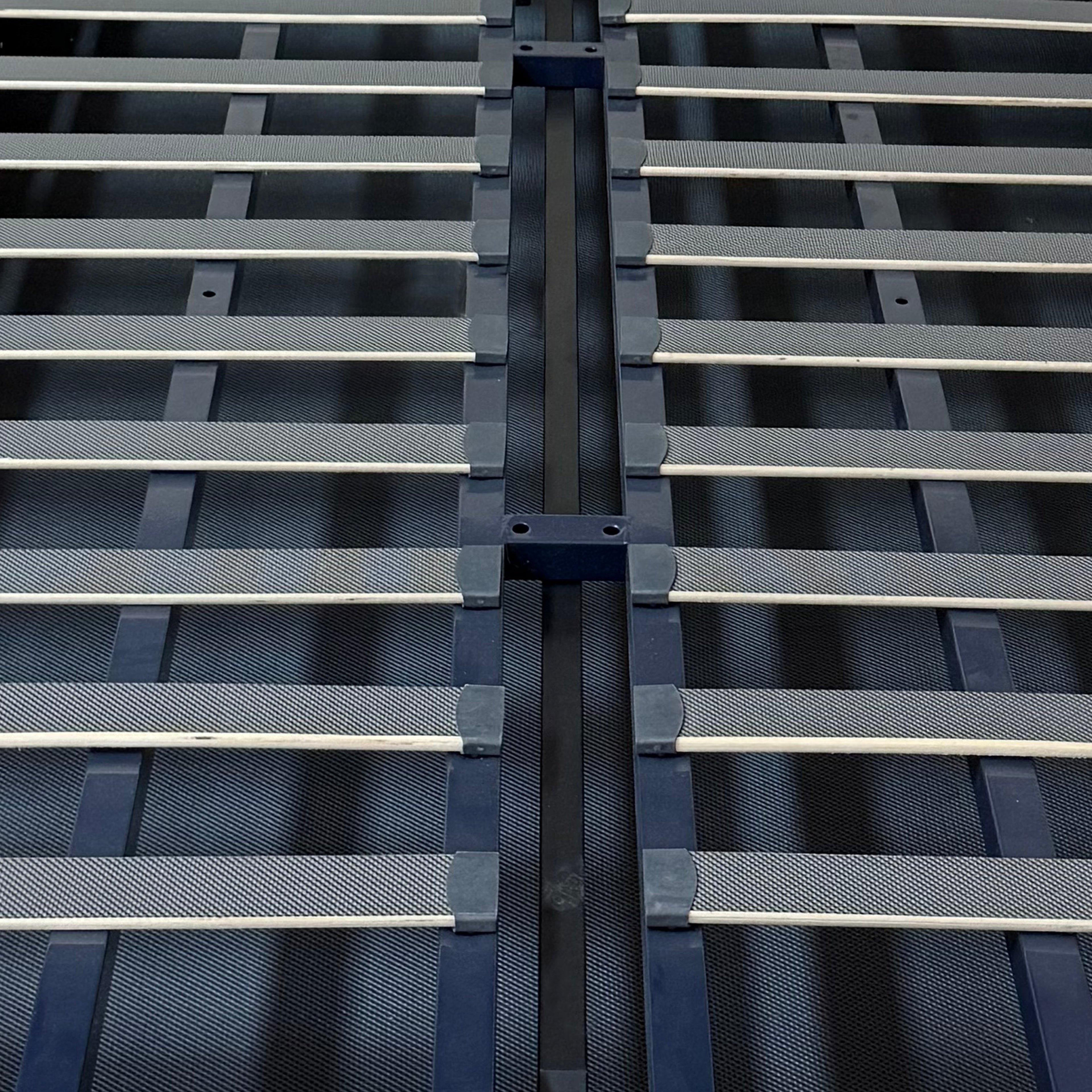 (陳列品)米白色仿皮床架