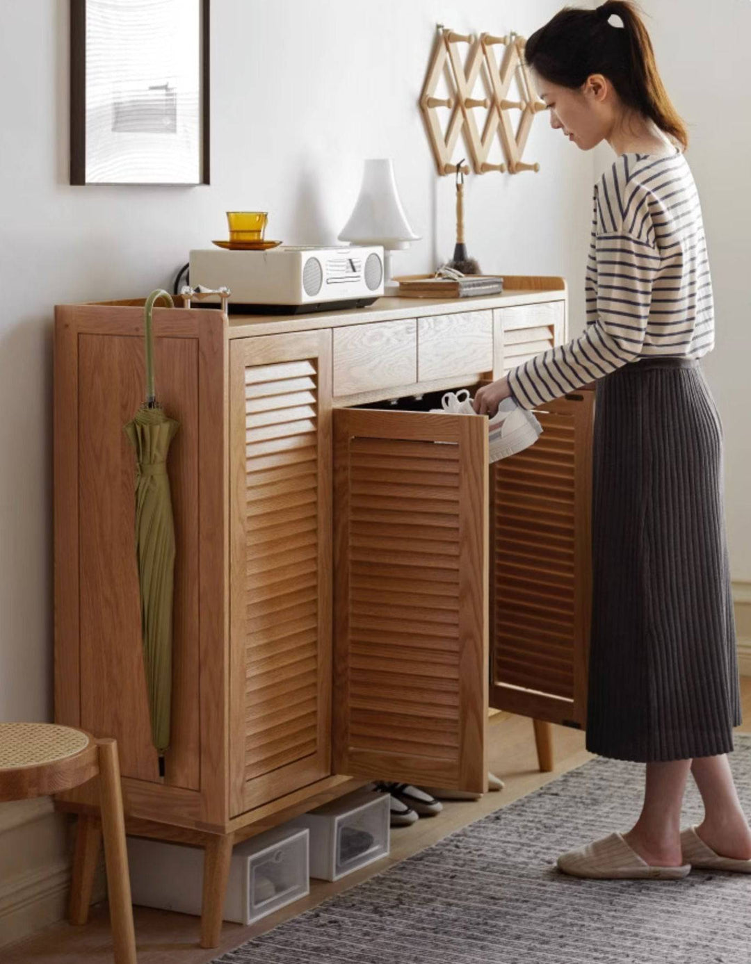 Berlin oak shoe cabinet