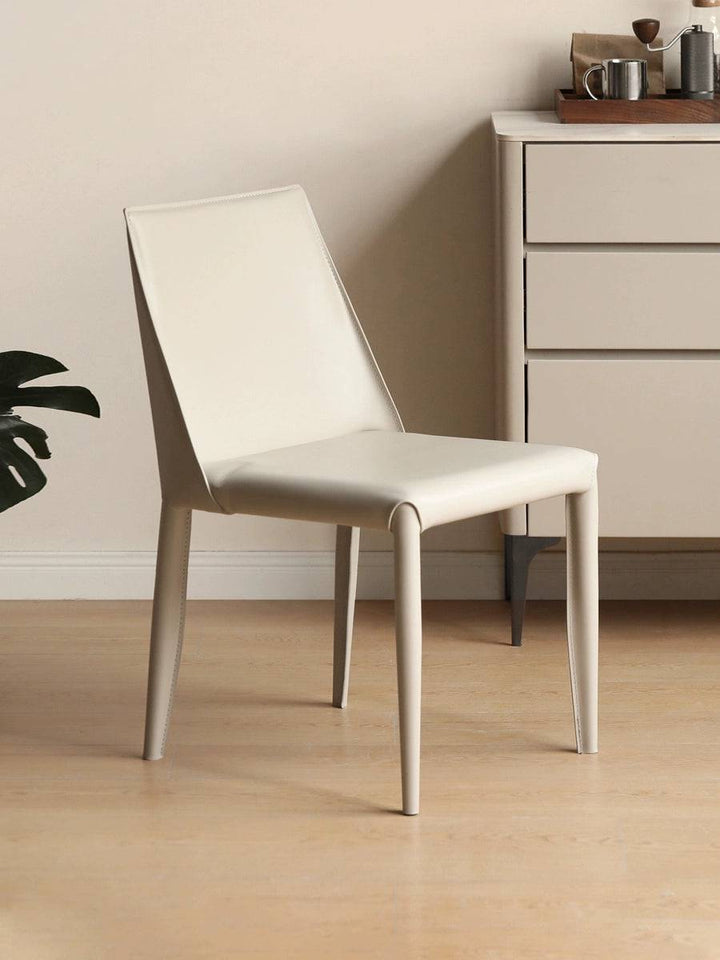 Saddle dining chair